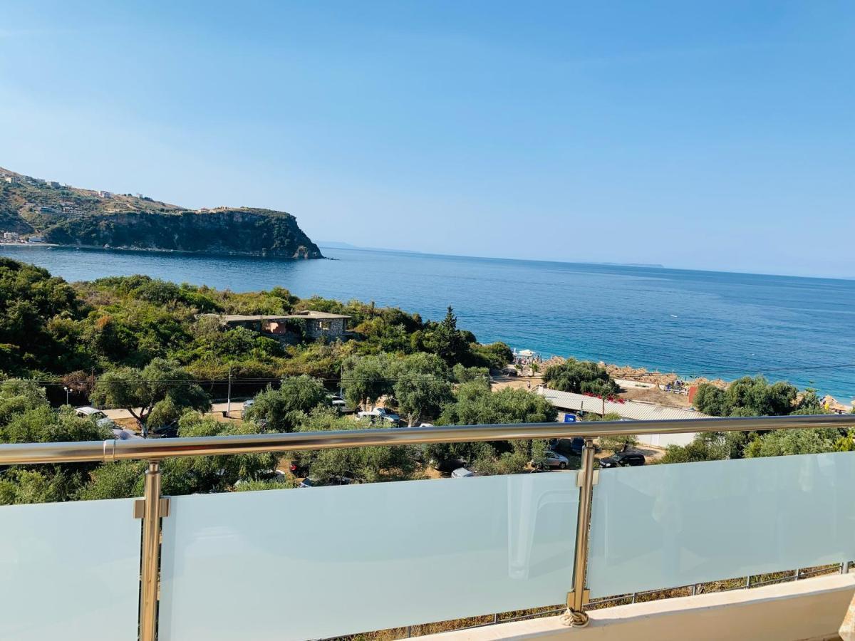 Sunset Views Appartement Himarë